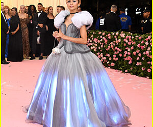 Just Jared: Zendaya Dresses as Cinderella, Loses Her Glass Slipper at Met Gala 2019!